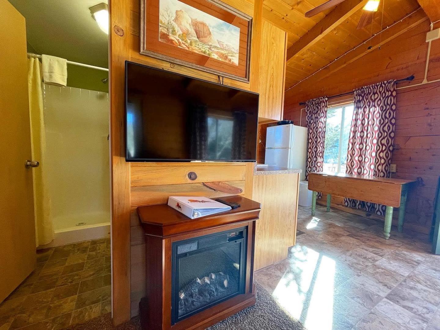 The Park Cabin At Mount Carmel Motel And Rv Park المظهر الخارجي الصورة