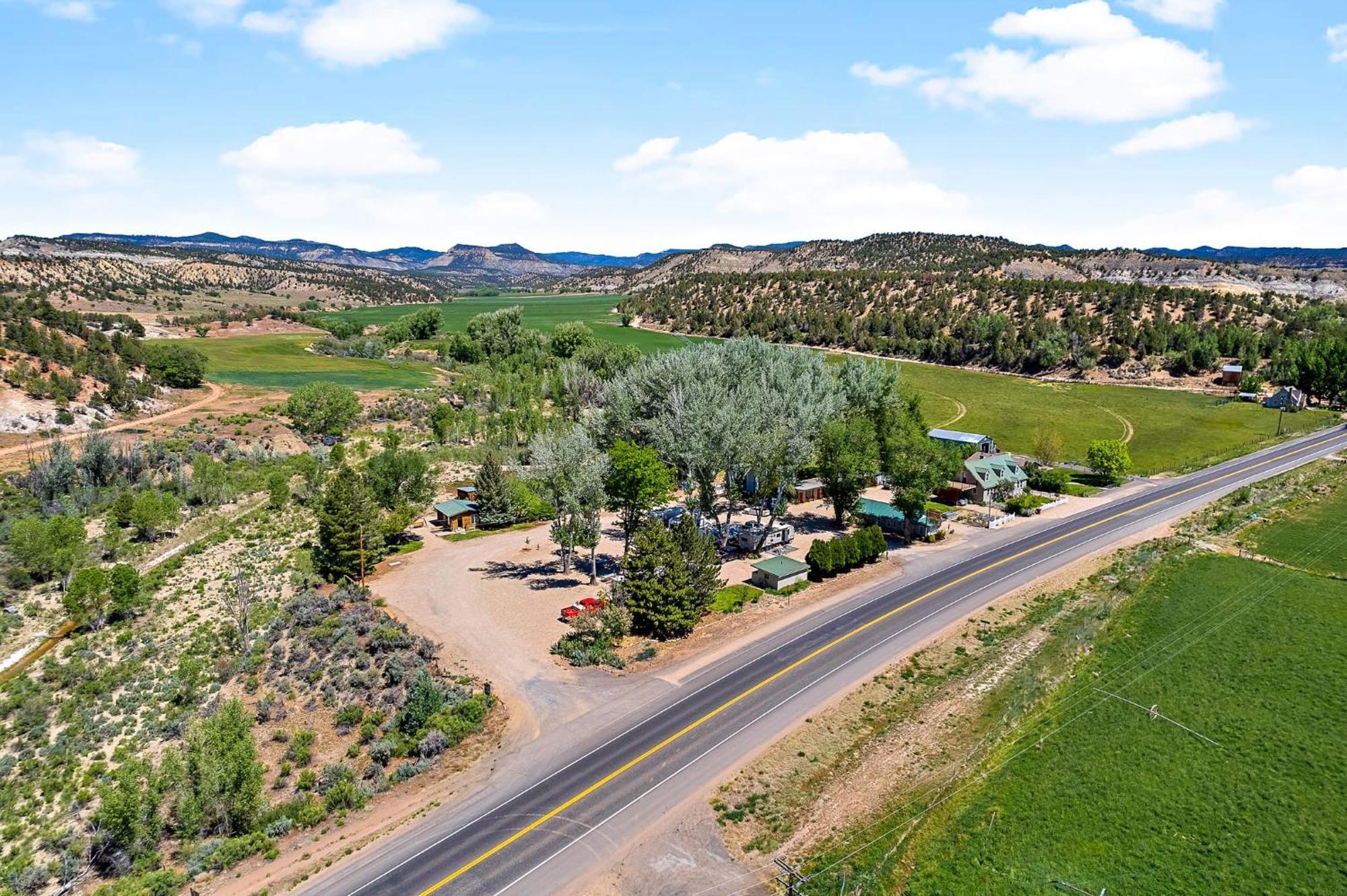 The Park Cabin At Mount Carmel Motel And Rv Park المظهر الخارجي الصورة